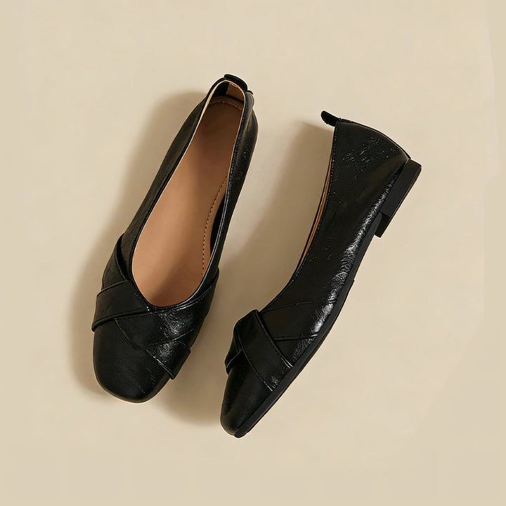 【l’aise】Effortless Allure セレニティクロス ローファー