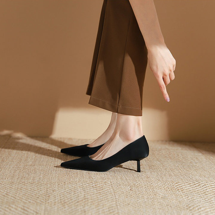 【l’aise】Everyday Elegance  キトゥンヒール パンプス